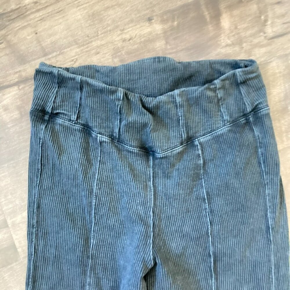 NWOT Free People Movement Peek A Boo Flare Pants Black Ribbed Sz S - Picture 4 of 6